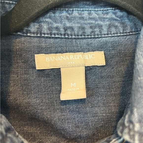 Banana Republic Women's Blue Denim Shirt - Picture 3 of 6